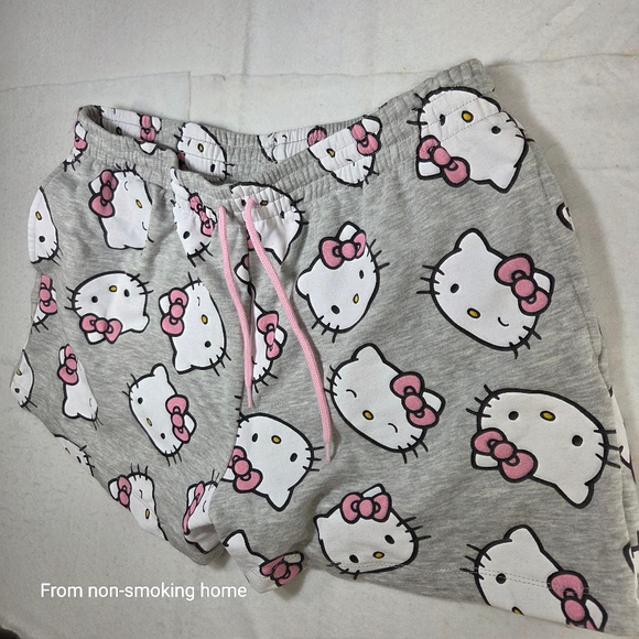 Women's Hello Kitty by Sanrio Gray Pink Pajama Shorts XL - Picture 3 of 6